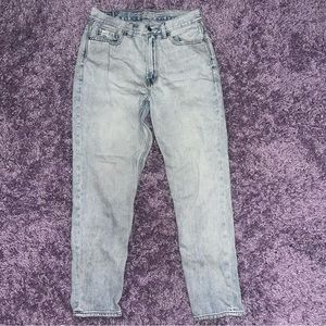 american eagle outfitters light wash mom jeans